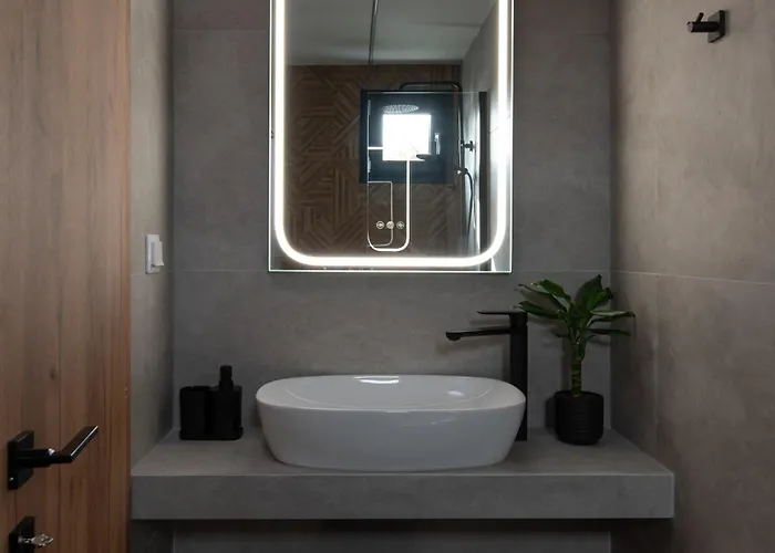 Aura Sophisticated Living *