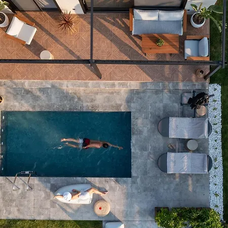 Aura Sophisticated Living Holiday home *
