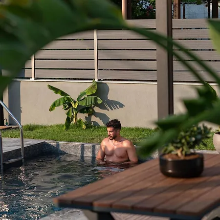 Aura Sophisticated Living Case de vacanță